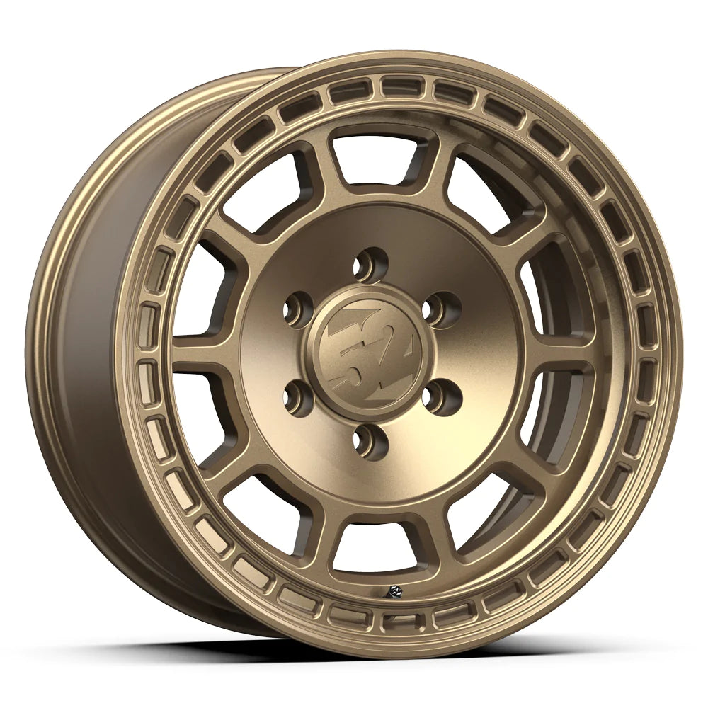 テラヴィ 1552 Traverse HD [17x8.5, 6x135, 87.1 Hub] – Level Up Suspension
